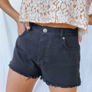 HP Pink VS high waisted denim black shorts❤️